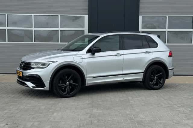 Volkswagen Tiguan (2022) thumbnail 1