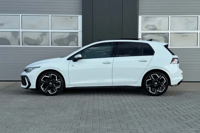 Volkswagen Golf (2024) thumbnail 3