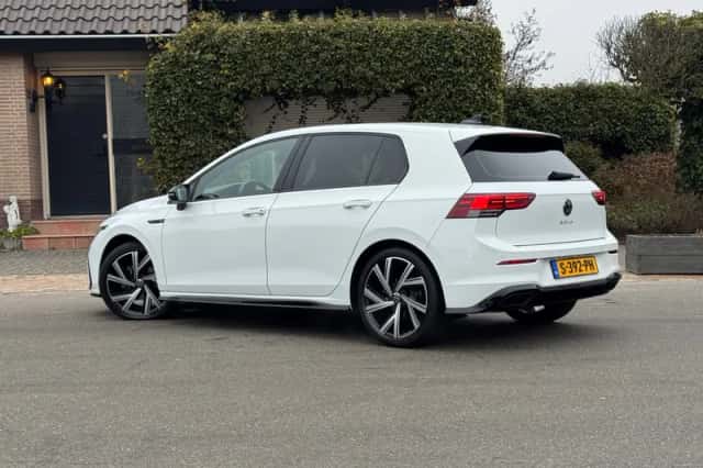 Volkswagen Golf (2022) thumbnail 5