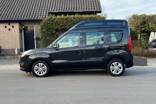 Opel Combo (2017) thumbnail 2