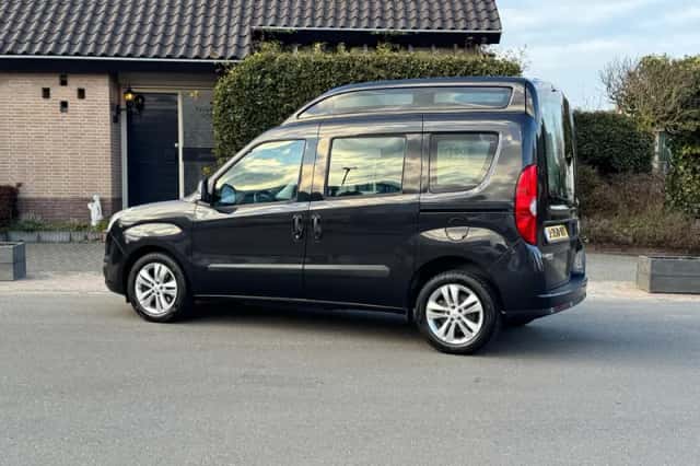 Opel Combo (2017) thumbnail 3