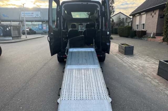Opel Combo (2017) thumbnail 6