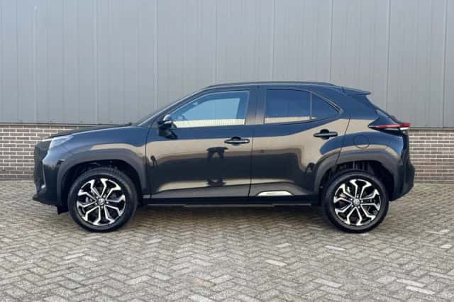 Toyota Yaris Cross (2025) thumbnail 3