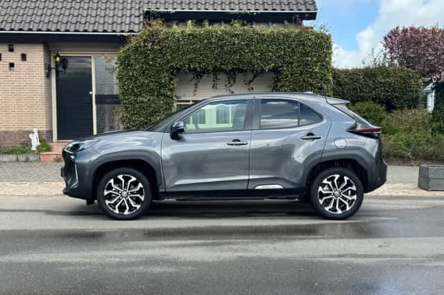 Toyota Yaris Cross (2025) thumbnail 3