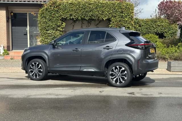 Toyota Yaris Cross (2025) thumbnail 4