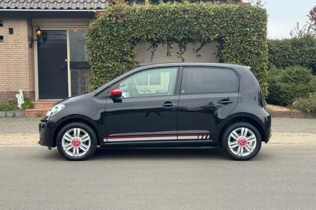 Volkswagen Up (2020) thumbnail 3