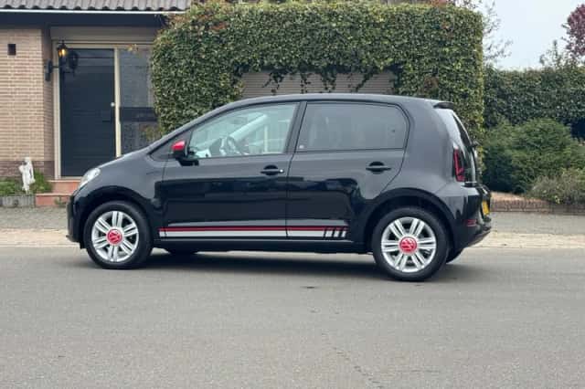 Volkswagen Up (2020) thumbnail 4