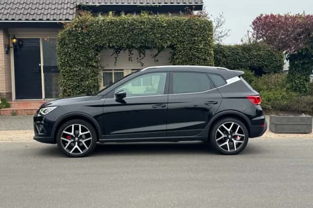 SEAT Arona (2020) thumbnail 3