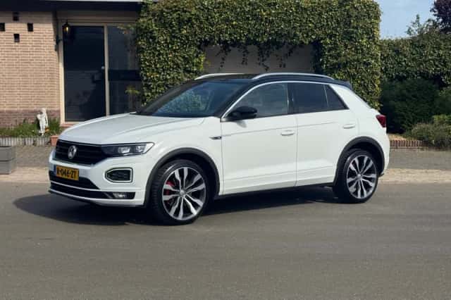 Volkswagen T-Roc (2019) thumbnail 1