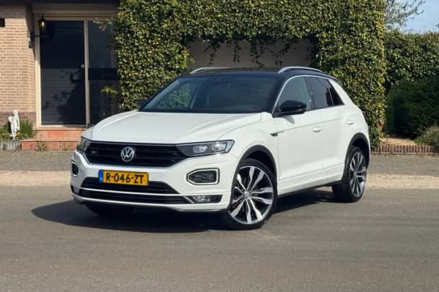 Volkswagen T-Roc (2019) thumbnail 2
