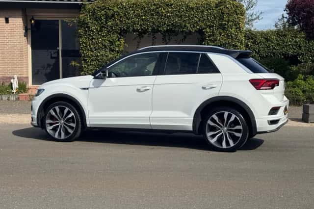 Volkswagen T-Roc (2019) thumbnail 4