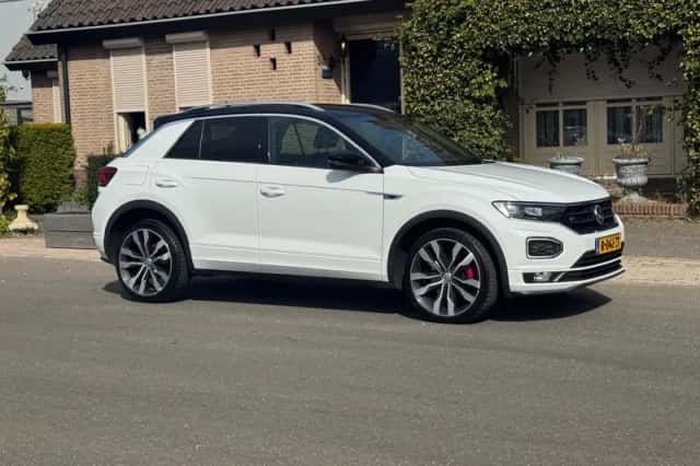 Volkswagen T-Roc (2019) thumbnail 6