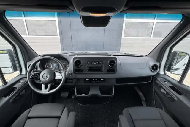 Mercedes-Benz Sprinter (2021) thumbnail 6