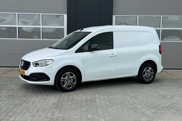Mercedes-Benz Citan (2023) thumbnail 2