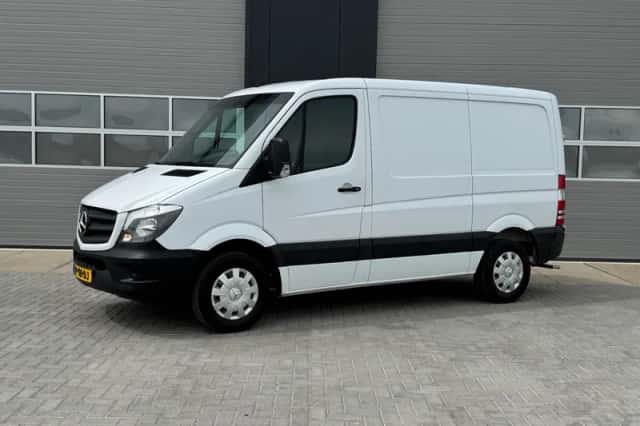 Mercedes-Benz Sprinter (2017) thumbnail 2