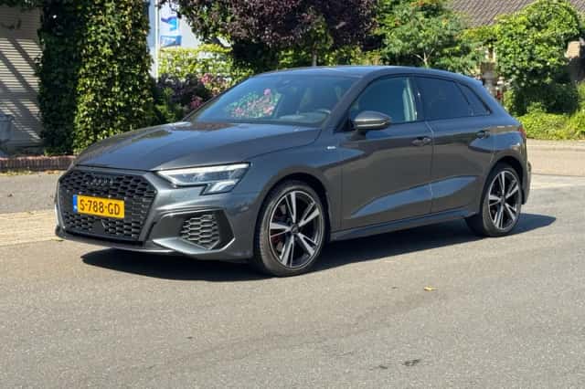 Audi A3 (2022) thumbnail 2