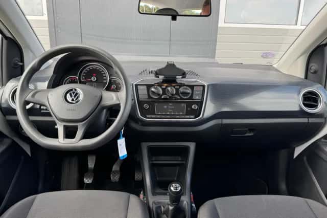 Volkswagen Up (2020) thumbnail 6
