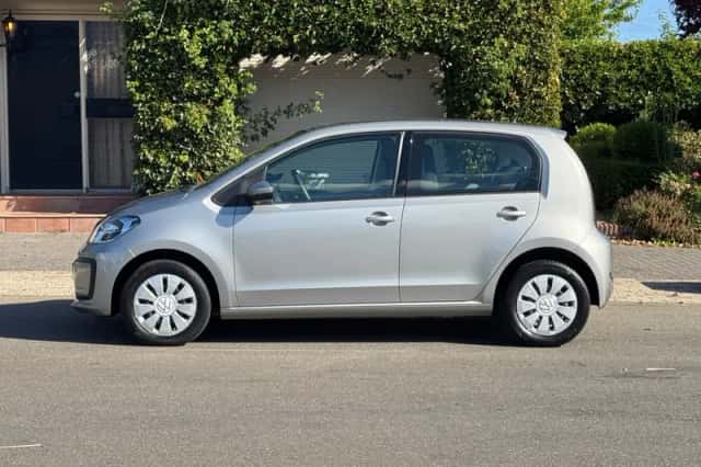 Volkswagen Up (2022) thumbnail 3