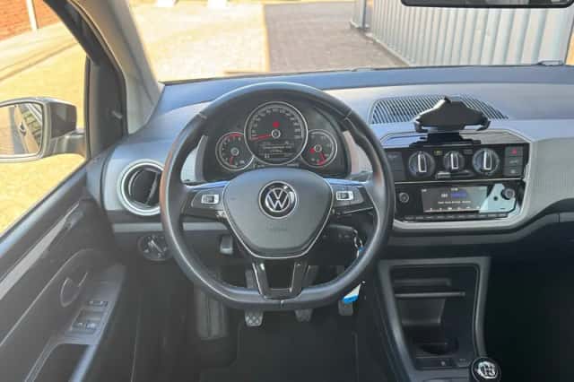 Volkswagen Up (2021) thumbnail 5