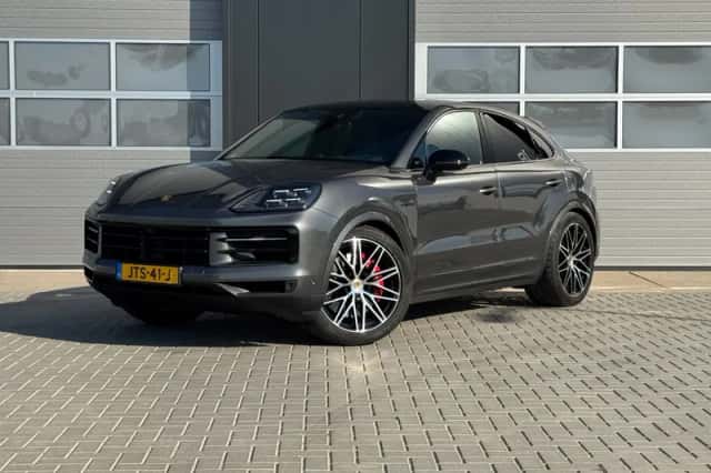 Porsche Cayenne (2024) thumbnail 1