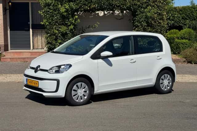 Volkswagen Up (2023) thumbnail 1