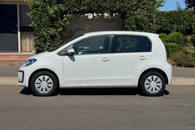 Volkswagen Up (2023) thumbnail 3