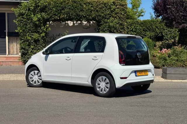 Volkswagen Up (2023) thumbnail 5