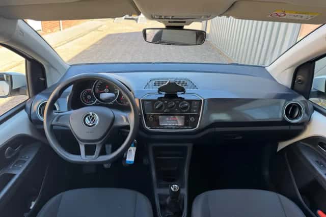 Volkswagen Up (2023) thumbnail 6