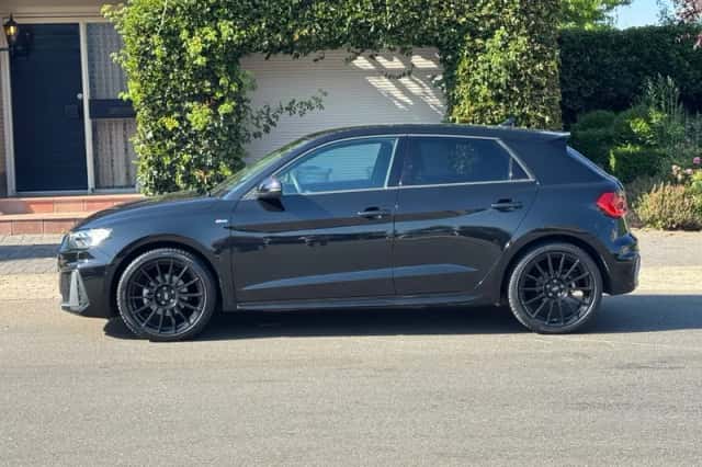 Audi A1 (2019) thumbnail 3