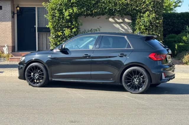 Audi A1 (2019) thumbnail 4