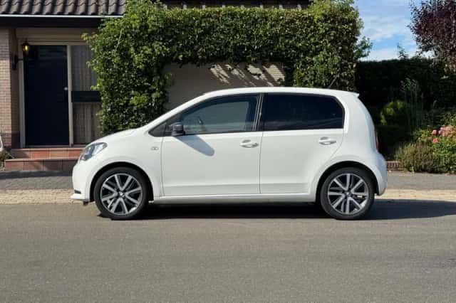 SEAT Mii (2019) thumbnail 3