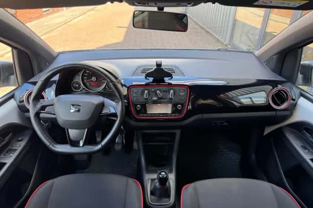SEAT Mii (2019) thumbnail 6