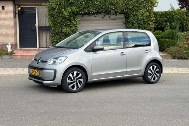 Volkswagen Up (2021) thumbnail 2