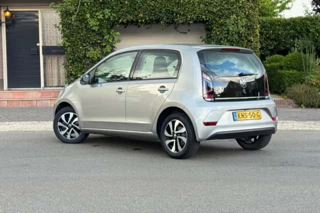 Volkswagen Up (2021) thumbnail 5