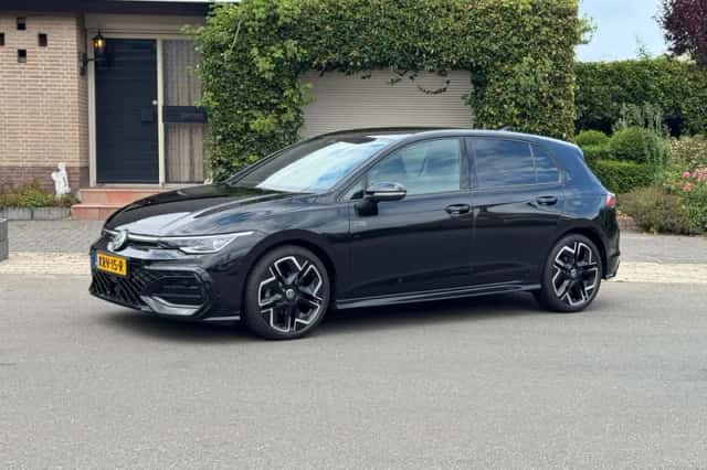 Volkswagen Golf (2024) thumbnail 3
