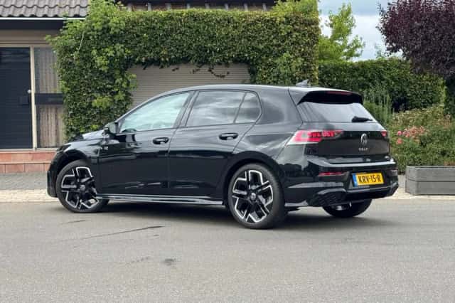 Volkswagen Golf (2024) thumbnail 6