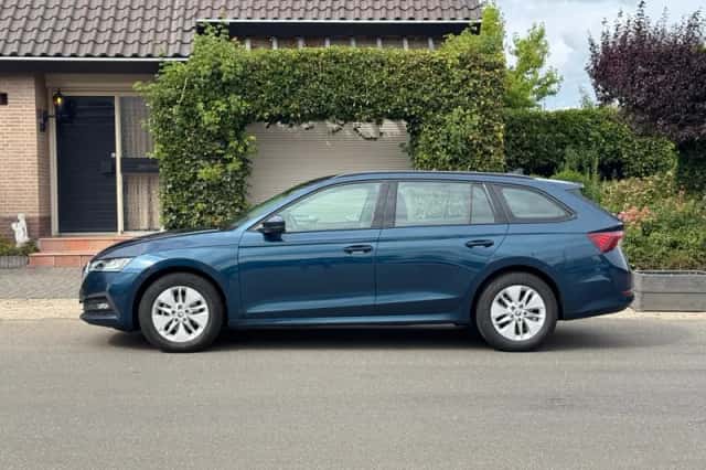Škoda Octavia (2024) thumbnail 3