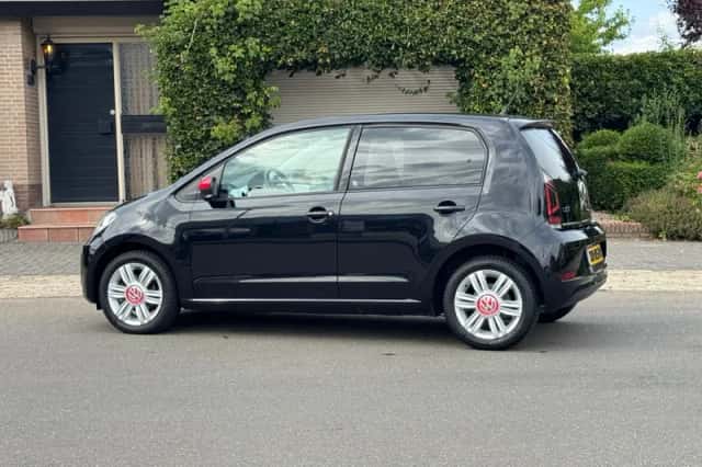 Volkswagen Up (2019) thumbnail 4