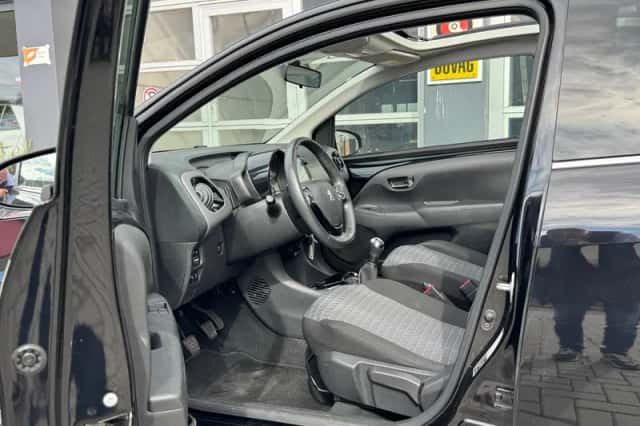 Peugeot 108 (2021) thumbnail 6