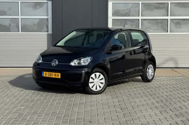 Volkswagen Up! (2024) thumbnail 1