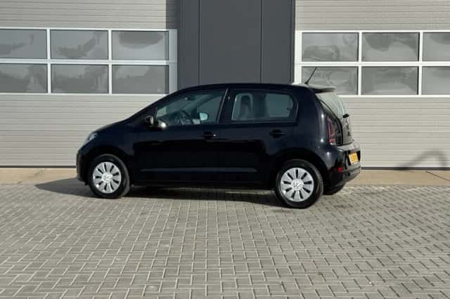 Volkswagen Up! (2024) thumbnail 4