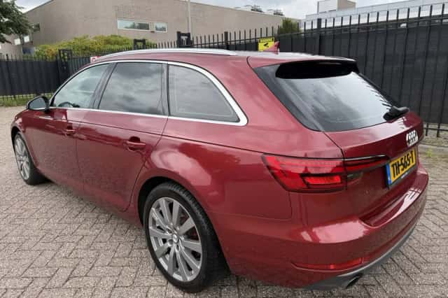 Audi A4 (2018) thumbnail 2