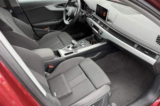 Audi A4 (2018) thumbnail 3