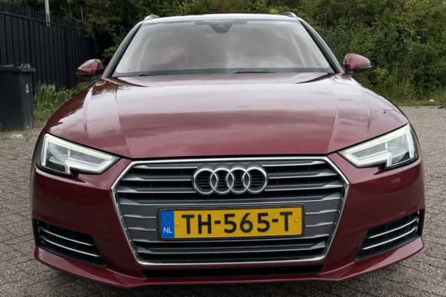 Audi A4 (2018) thumbnail 4