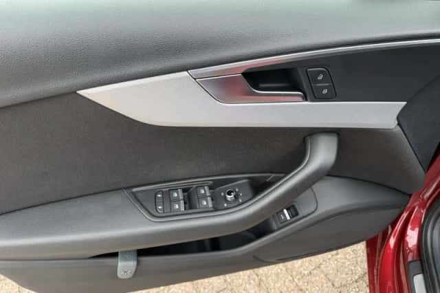 Audi A4 (2018) thumbnail 6