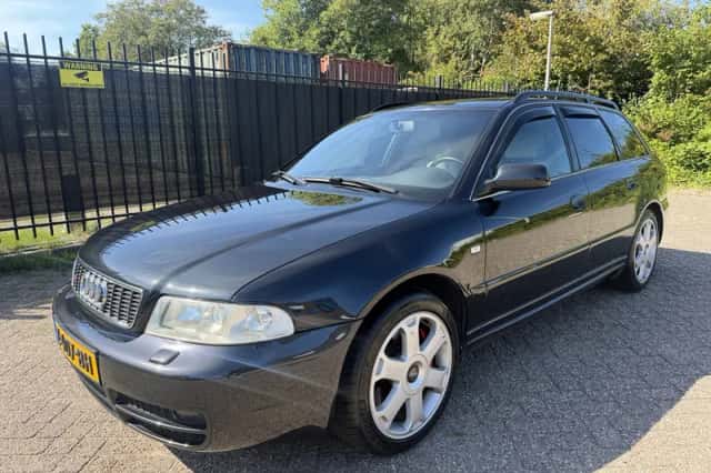 Audi S4 (2000) thumbnail 1