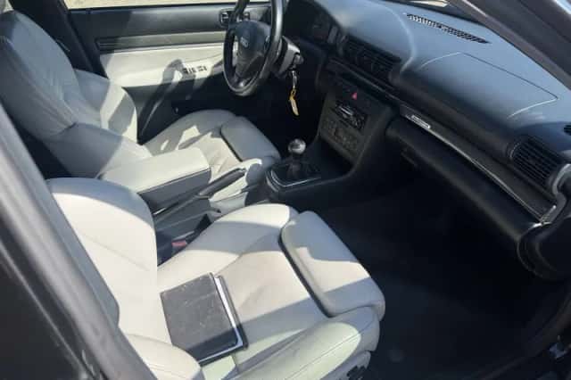 Audi S4 (2000) thumbnail 3