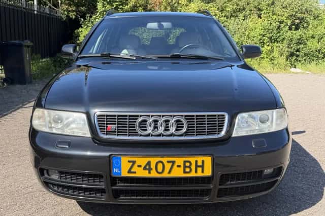 Audi S4 (2000) thumbnail 4