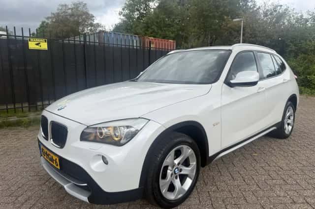 BMW X1 (2011) thumbnail 1