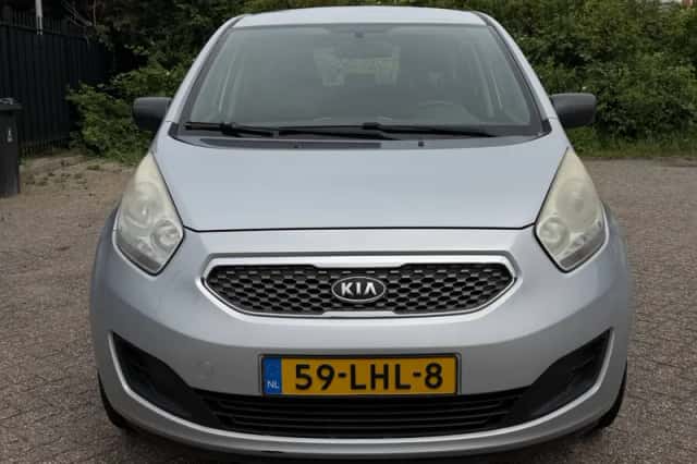 Kia Venga (2010) thumbnail 4